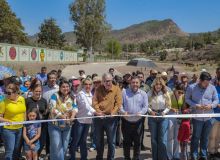 Obras de vialidad son inauguradas en Surutato en la sierra de Badiraguato.