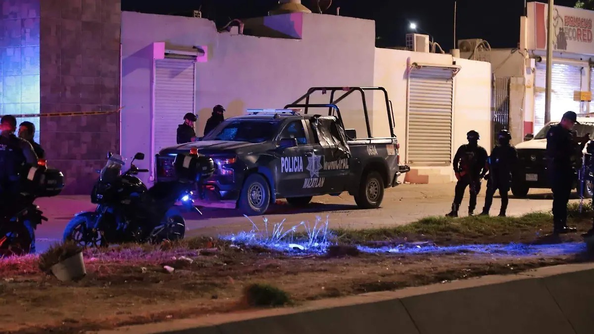 Atentan contra policias municipales; mueren dos en Mazatlán y uno en Culiacán