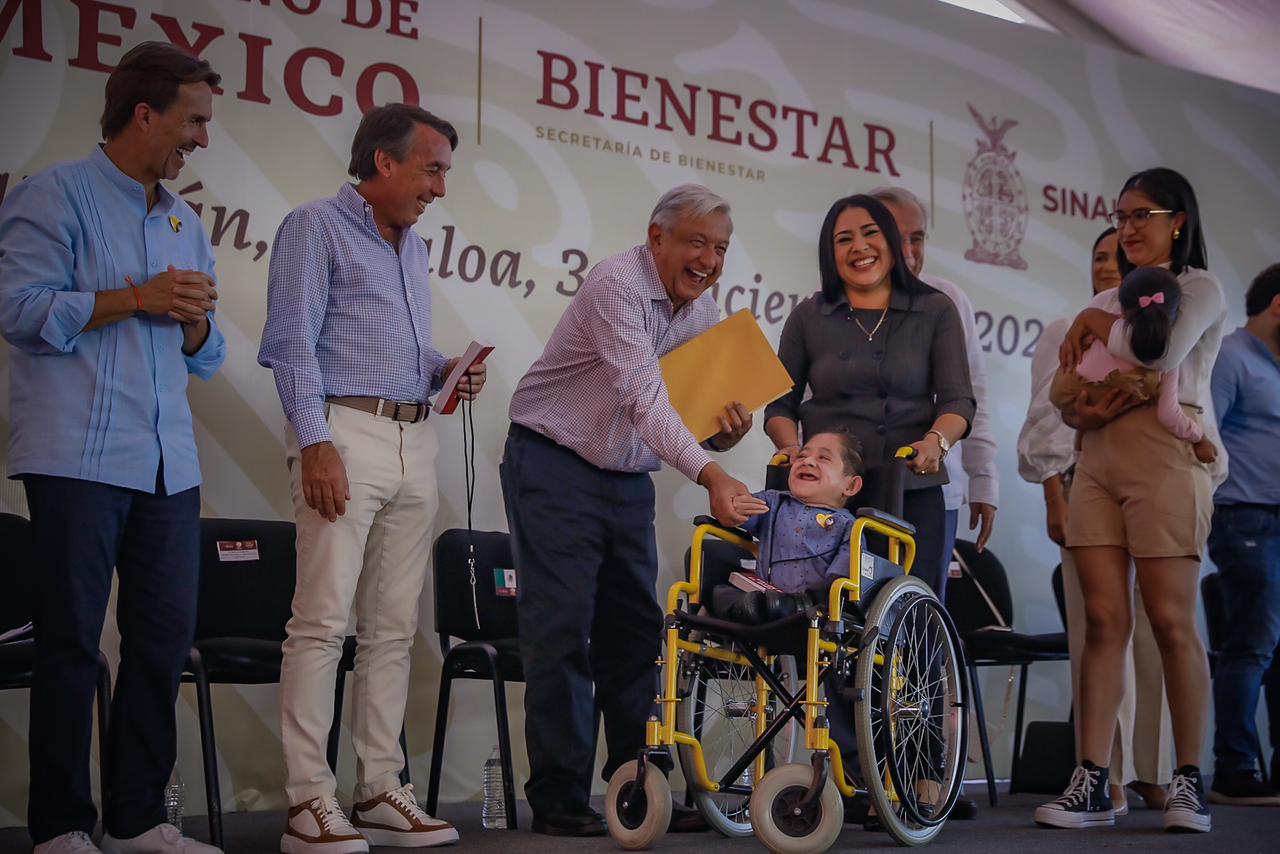 ROCHA AMLO TELEVISA CRIT